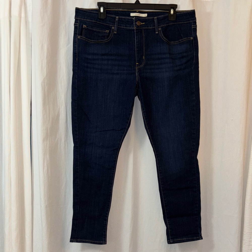 Levi’s 711 dark wash blue skinny jeans